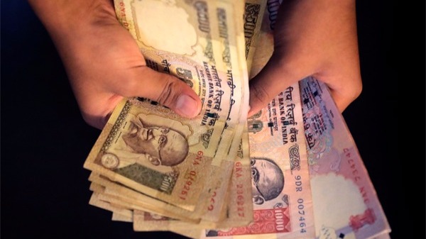 Demonetisation: NRIs in the UK urge note exchange abroad