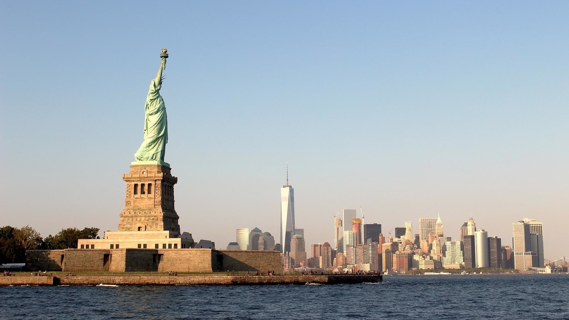 US hikes H-1B work visa application fee