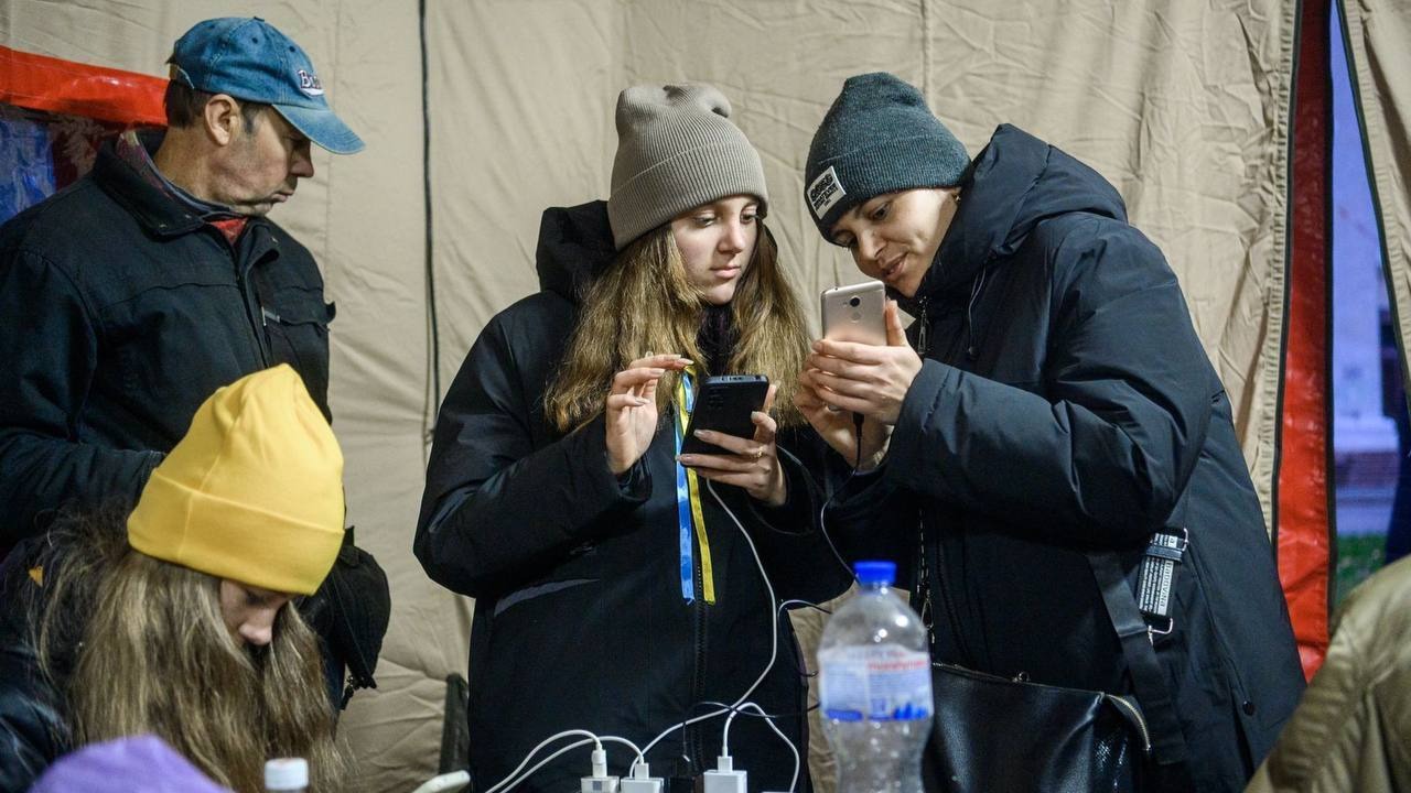 Ukraine evacuates Kherson civilians after Russia steps up bombings