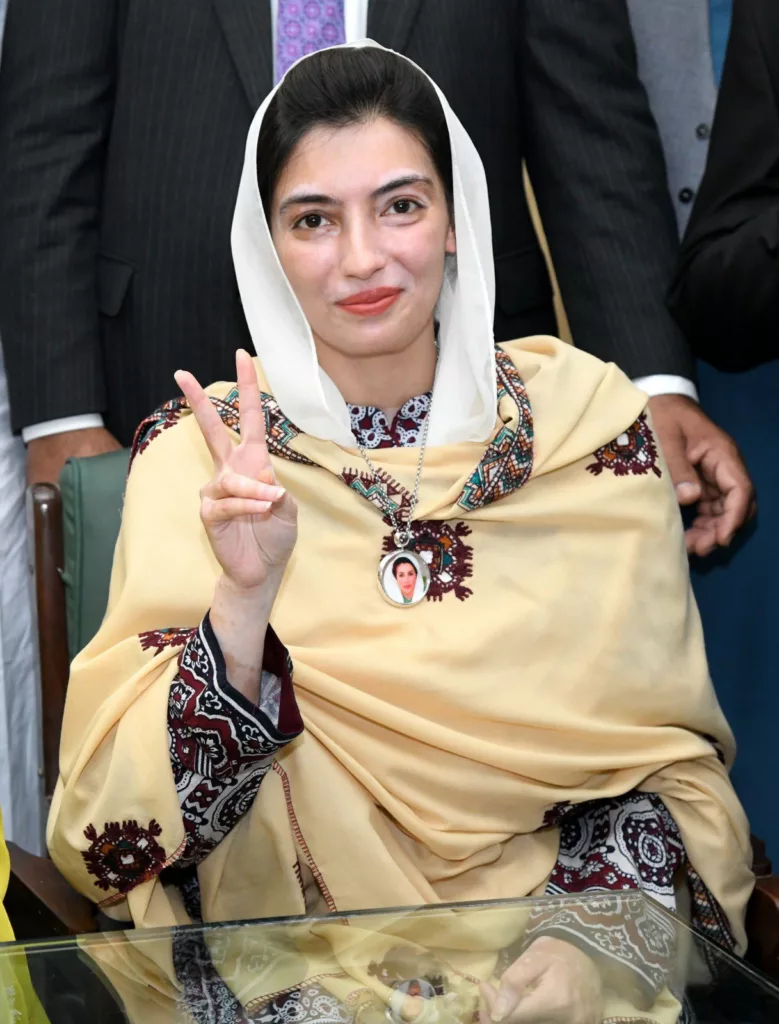 Aseefa Bhutto Zardari wearing a locket photo of her mother Benazir Bhutto