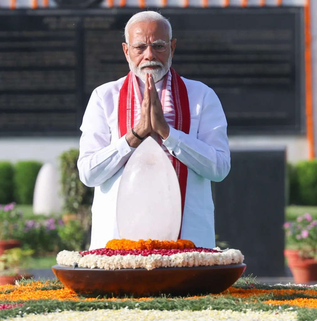 Narendra Modi pays tribute at National War Memorial