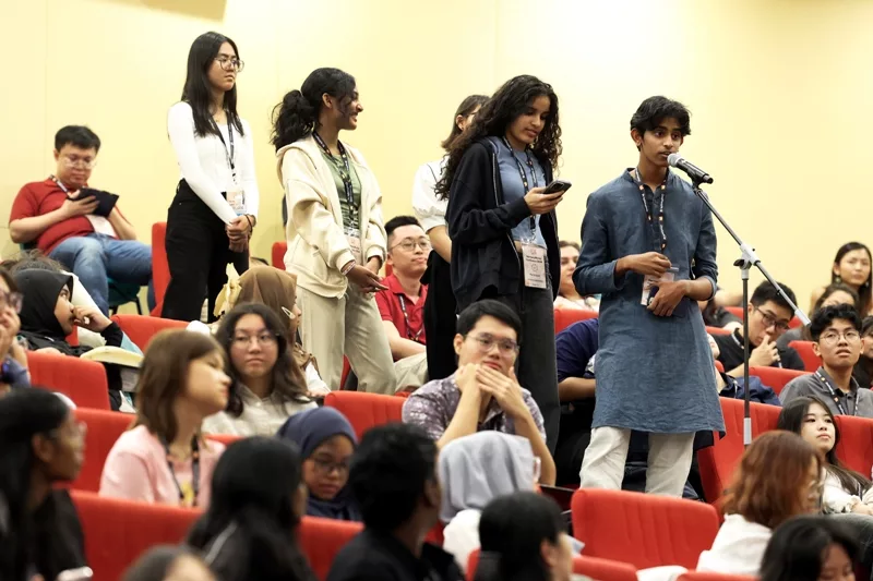 Students ask questions