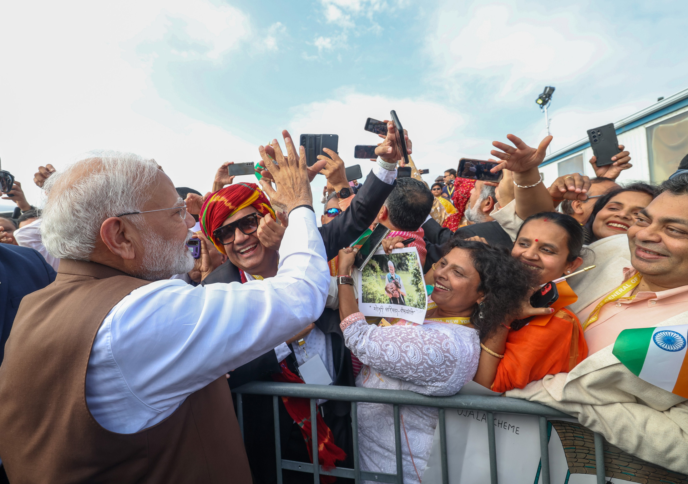 Indian PM Narendra Modi arrives in the USA for crucial summit. Indian diaspora members welcome him