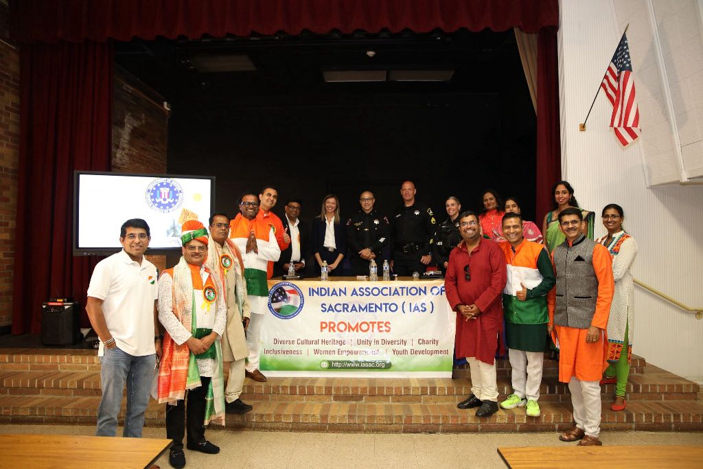 IAS members celebrating India Day. Photo courtesy: IAS