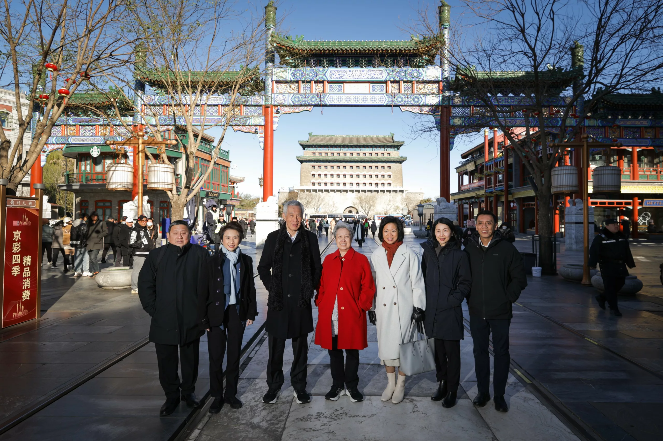 SM Lee goes #jalanjalan during China visit; says Singapore needs to be “friends with all sides”