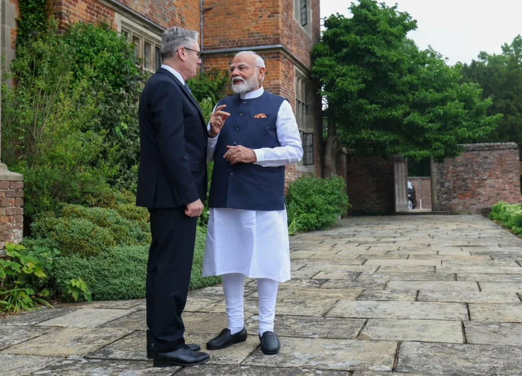 Modi and Starmer in the garden at Chequers